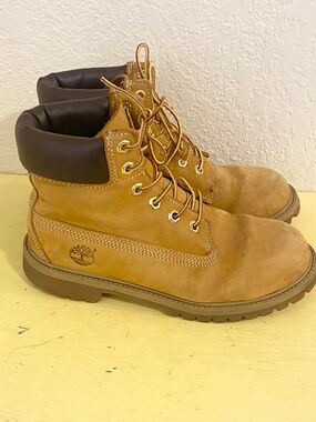 Timberland Size 6.5  Men”s  Brown Combat Boots